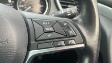 Nissan Qashqai 1.3 DiG-T N-Connecta 5dr Petrol Hatchback